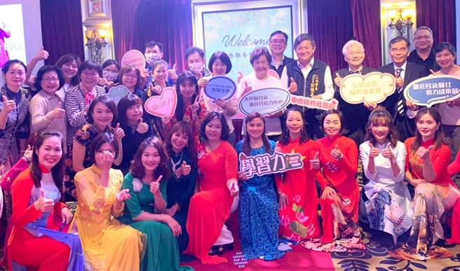 新住民為展現培力成果，11日於潮港城國際美食館舉行「瀟灑再現、放眼世界」成果展，令人刮目相看。（台中市政府提供／陳世宗台中傳真）