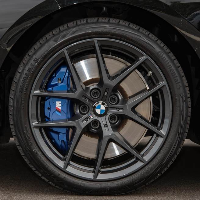 M款专属轮圈。（陈大任摄）