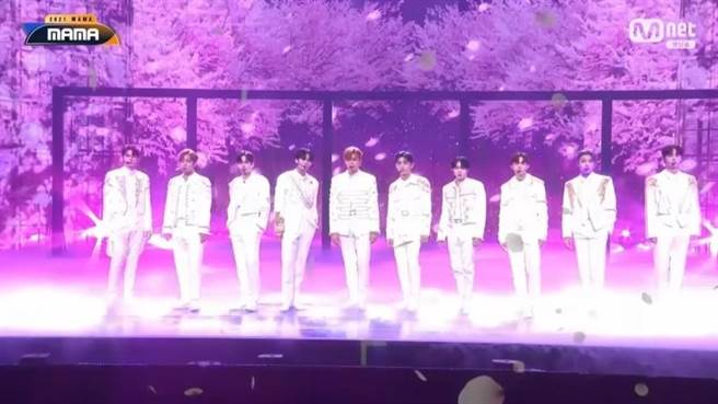 Wanna one解散3年首度合體。（摘自韓網）