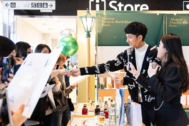 現場吸引不少女粉絲。(爵思國際提供)