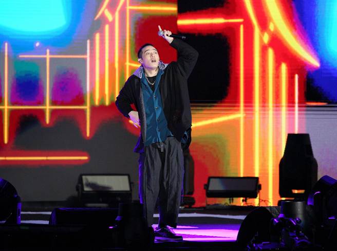 熊仔今一出场，台下粉丝尖叫连连。（张铠乙摄）