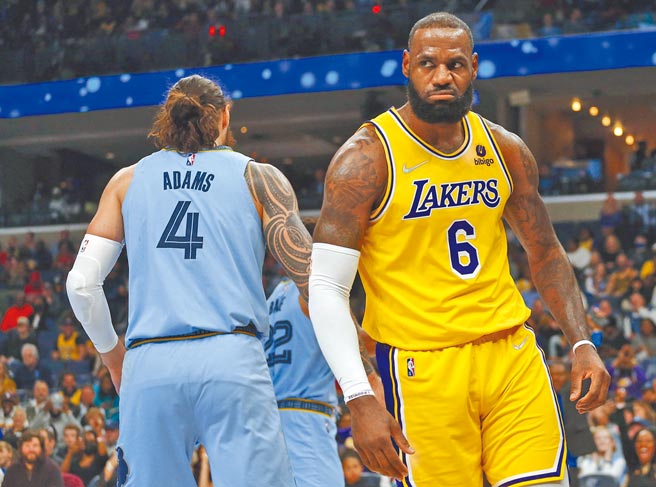 「小皇帝」詹姆斯虽然霸气缴出「大三元」，湖人仍难堪输给两名主将缺阵的灰熊。（路透）