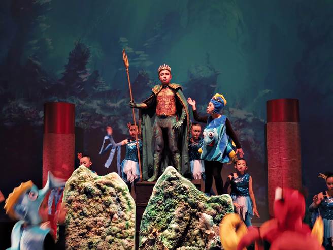 葫蘆墩國小：海龍國秘境傳說公演。（台中市教育局提供／王文吉台中傳真）
