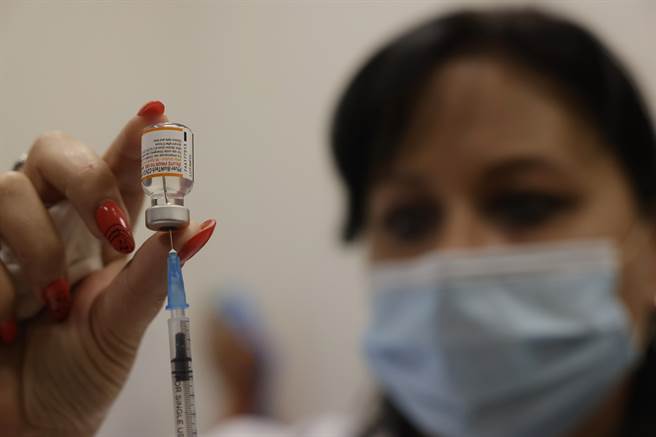 以色列研究人员发现辉瑞第3剂可显着对抗Omicron。(图／美联社)