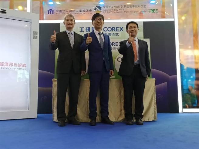 工研院、佳士达签署MOU ，宣布进军南非电动机车物流市场。（柯宗纬翻摄）