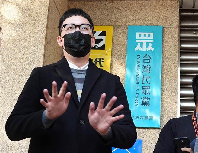 媒體接獲民眾黨人士爆料，文宣部主任柯昱安曾用5組帳號在PTT發文帶風向。（資料照，姚志平攝）