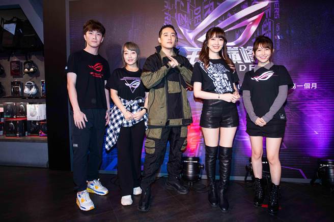 游戏实况主出席「ROG VIP DAY」活动，左起咪咪蛋、学长Abby、歌手熊仔、小熊、阿乐。（石智中摄）