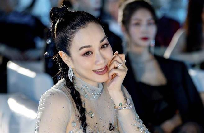 锺丽缇正能量回击酸民负评。（图／取材自锺丽缇微博）