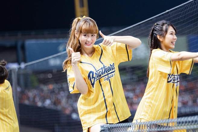 短今身材高挑火辣。（圖／翻攝自短今IG）