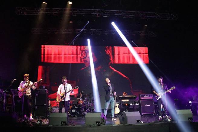 四分卫今在台北三创举办新歌首唱会。（阔思音乐提供）