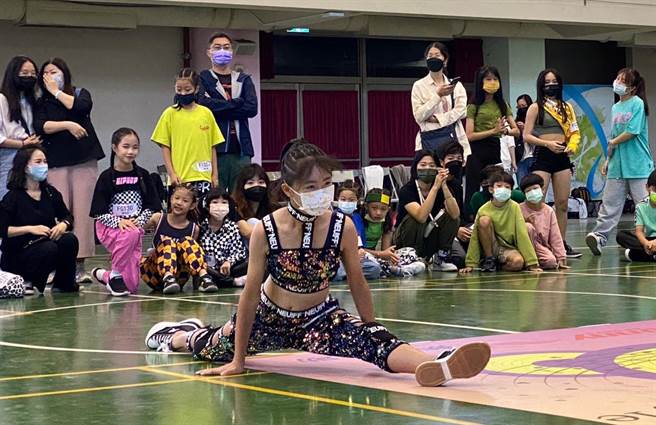 110年台中市市长杯街舞锦标赛，12日在东山高中思源馆举办。(台中市政府提供)