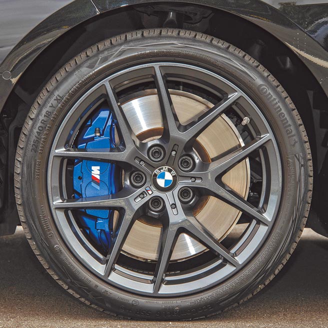 M款专属轮圈。（陈大任摄）