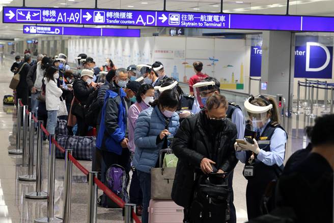 圖為桃園機場入境旅客。（資料照/非新聞當事人/陳麒全攝）