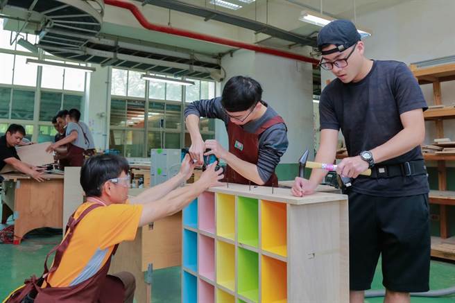 勞動力發展署桃竹苗分署開辦多元化職訓課程，助民眾在疫情後尋找理想工作。（勞動力發展署桃竹苗分署提供／呂筱蟬桃園傳真）