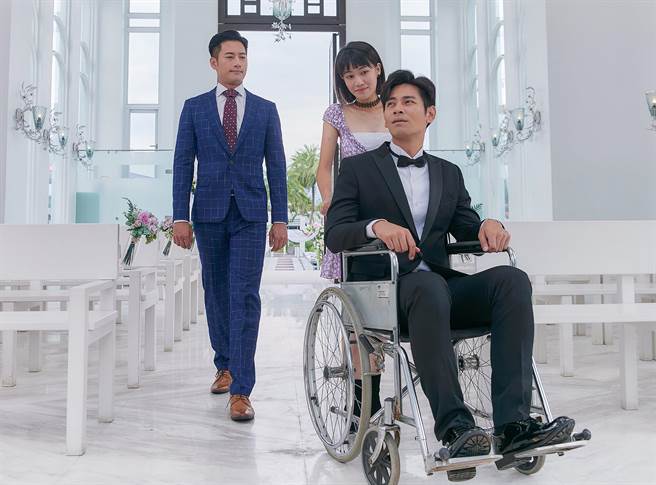 杨子仪剧中罹癌不久人世，婚礼场面催泪。（三立提供）