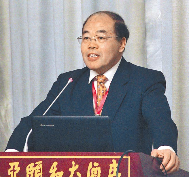 华中师范大学台湾与东亚研究中心学术委员会主任周志怀表示，蔡政府要铤而走险，「是有心无胆，有心无力，有心无援」，更列出五条蔡政府面临的红线，包括宣布台独、加入联合国等，指涉及任何一点就是触犯到大陆底线。（中新社）