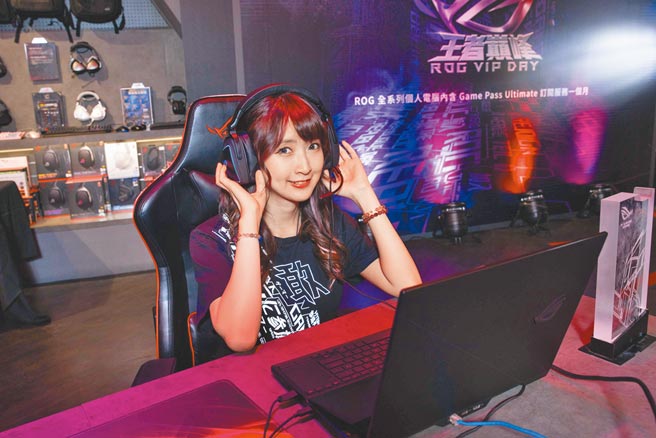 游戏实况主女神小熊分享成名心路歷程。（石智中摄）