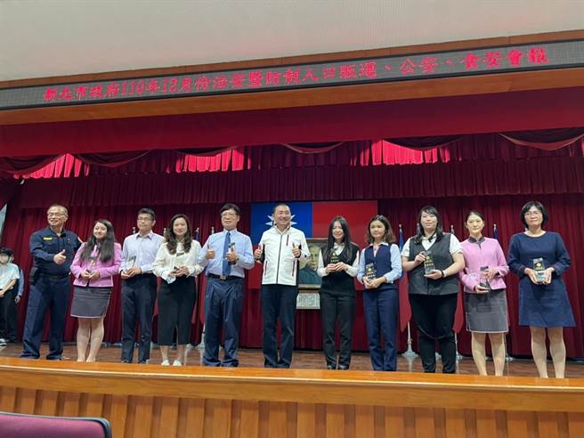 新北市长侯友宜今（14日）上午受访强调，写的内容就是3年前出来选举写的内容，人民作主的核心价值。（叶书宏翻摄）