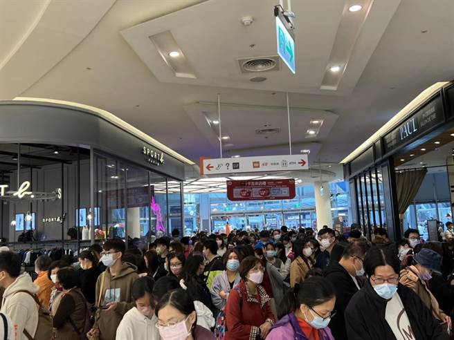 Big City巨城購物中心周年慶13日圓滿畫上句點，12天再創下超過27億元，湧入近100萬人次。（巨城提供／陳育賢新竹傳真）