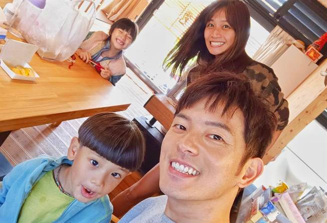 宥胜和妻小都热爱大自然。(图/翻摄自宥胜脸书)