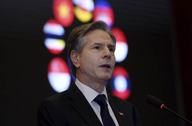 美國國務卿布林肯（Antony Blinken）在印尼發表演說。(圖/美聯社)