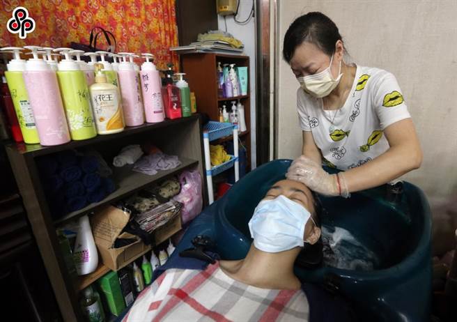 技检中心在近日公告，重新开放美容术科考试。（报系资料照）