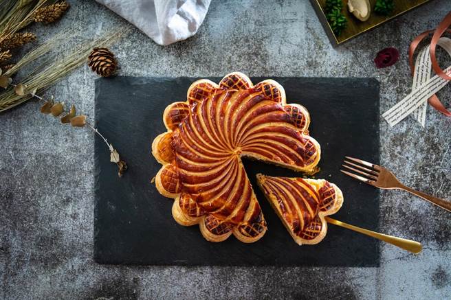 瑞莎塔季节限定西西里花型国王饼，850元。（品牌提供）