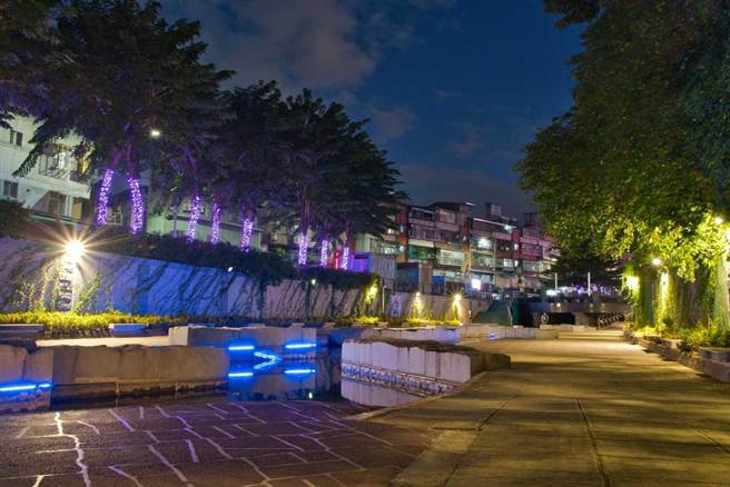 新庄中港大排即日起点灯　 缤纷色彩超好拍(水利局提供／戴上容新北传真)