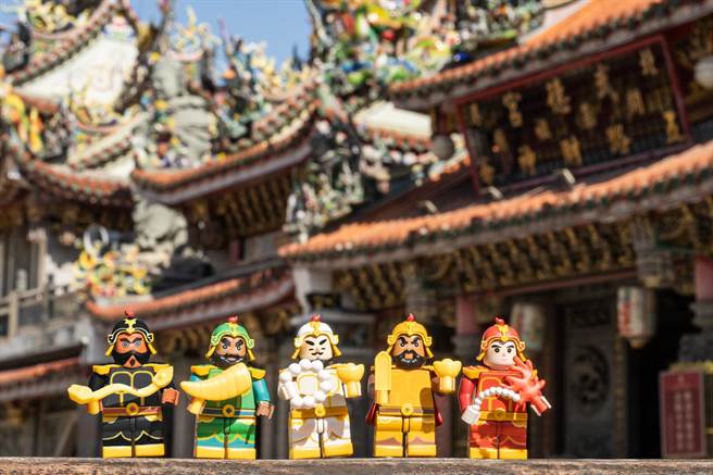 云林县北港武德宫「天官五路武财神微型积木」，充满财神信仰元素。（北港武德宫提供／张朝欣云林传真）