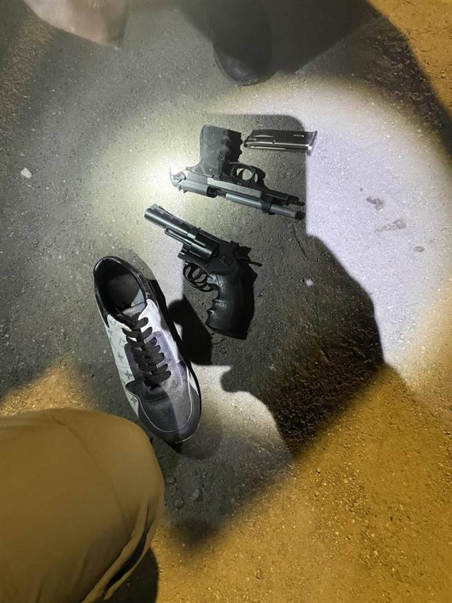 起获的枪枝（翻摄照片／戴上容新北传真）