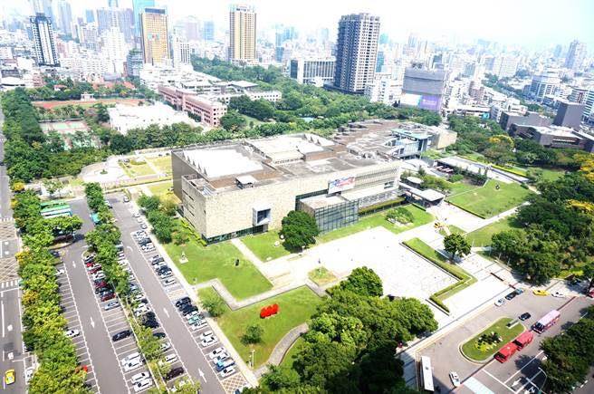國立台灣美術館是台中市西區重要的文化地標。（盧金足攝）