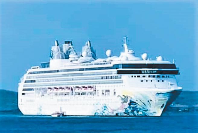 交通部指出，指挥中心已同意云顶邮轮集团旗下「探索梦号」復航，最快明年1月可以重启跳岛行程。（本报资料照片）