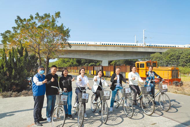 云林县政府启动全台唯一3铁同框打卡点，邀大家来虎尾镇留下歷史镜头。（张朝欣摄）