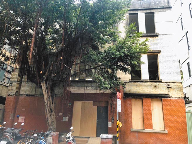 台北市歷史建筑「旧厦门街派出所」在文化局老房子文化运动计画，媒合民间单位投入近千万资金、歷时近2年的规画及修復后，12月13日以「厦川玖肆」为名正式重新对外开放，图为修復前样貌。（北市文化局提供／游念育台北传真）