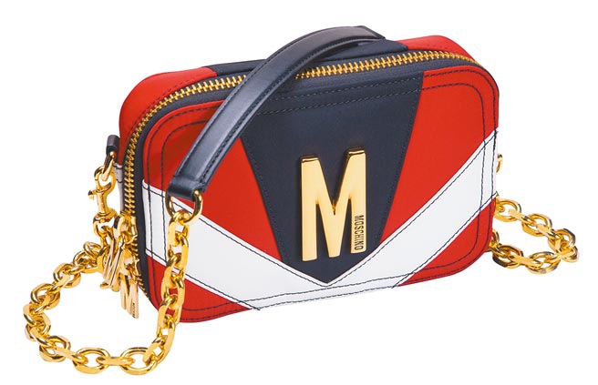 礼客Outlet推出年终岁末加码大回馈，即日起至明年1月3日期间，内湖店&公馆店将推出「耶诞跨年庆活动」，推出过万件商品优惠下杀，像公馆店就有MOSCHINO时尚炼包（见图），原价3万4800元，特价1万3920元。（礼客Outlet提供）