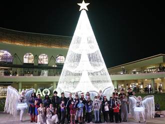 麗寶耶誕新年城「米娜瓦之樹」點燈 為500位家扶孩童圓夢
