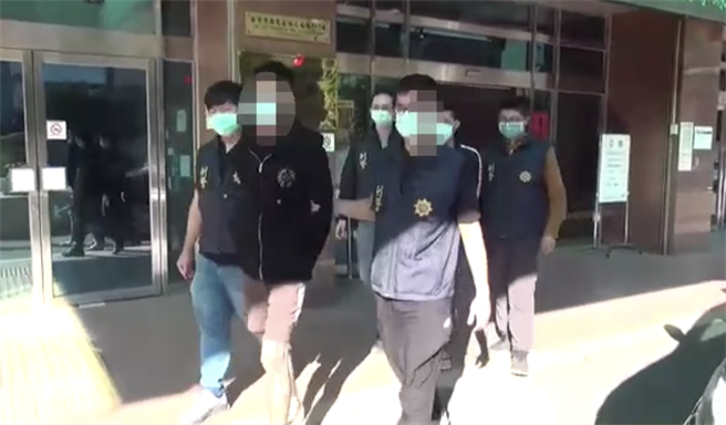 警方立即逮捕周男、李男2人，全案依法移送法办。（警方提供）