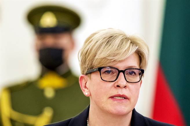 立陶宛铁路公司爆出与受到美国制裁的白俄罗斯国营企业「白俄罗斯钾肥」往来，引发倒阁危机，不过立陶宛总理席莫尼特（Ingrida Simonyte）14日晚间宣布，不会内阁总辞，也不会受理外交部长及交通部长的辞呈。（资料照／美联社）