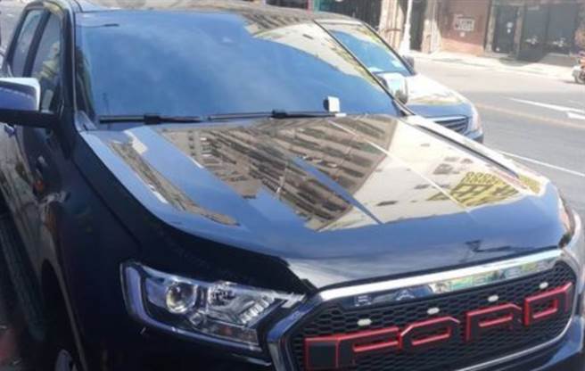 高雄男欠58万罚款不缴，却砸百万买新车，被执行署查扣新车才吓得当场缴交25万，其余分期付款，爱车才当场归还。（图／翻摄画面）