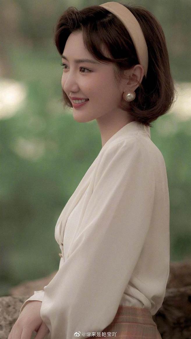 毛晓彤的演艺事业差点被渣父毁掉。(图/翻摄自微博)