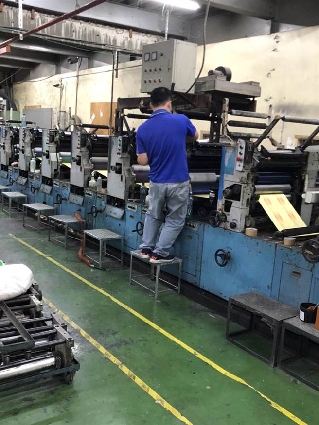 彰化縣選委會已經印製完成4案、共424萬6284張公投選票，16日點交給各鄉鎮公所。（彰化縣選委會提供／吳敏菁彰化傳真）