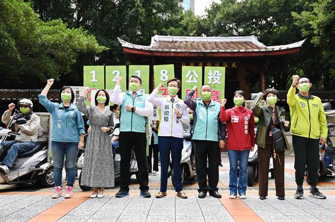 民進黨新北市黨部啟動「小蜜蜂巷戰計畫」。（民進黨新北市黨部提供）