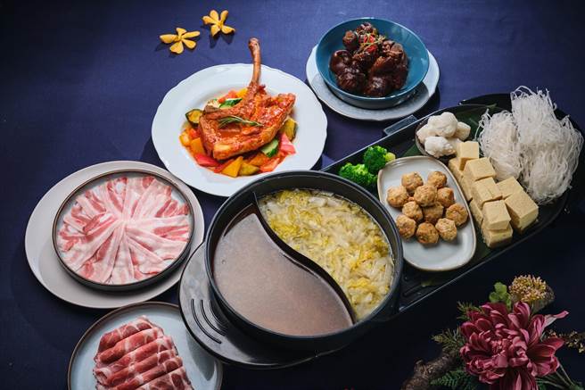 中保餐飲搶攻年菜商機，圖為肉到家鴛鴦辣虎油火鍋名店組。（中保提供）