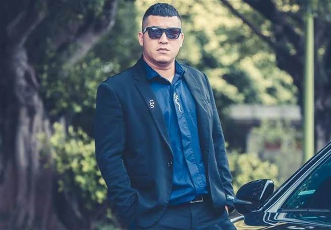 「含羞草日记」草爷。（摘自含羞草脸书）