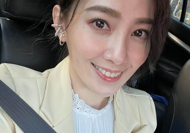 许蓝方常在脸书上解决网友性方面的疑难杂症。(图/翻摄自许蓝方脸书)