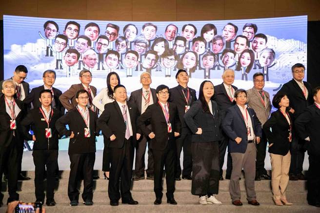 「迎接2022智慧城市展在高雄暨高雄市智慧城市推动委员会2021年会」15日在高雄展览馆登场。（高市府提供／柯宗纬高雄传真）