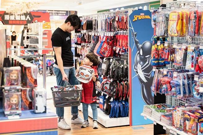 漫威蜘蛛人期間限定店15日熱鬧登場。圖／高雄夢時代提供
