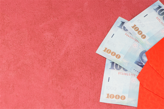 一名高中生打工36小時後離職，一個月後收到薪水袋，看到這數目傻了。(示意圖/達志影像)