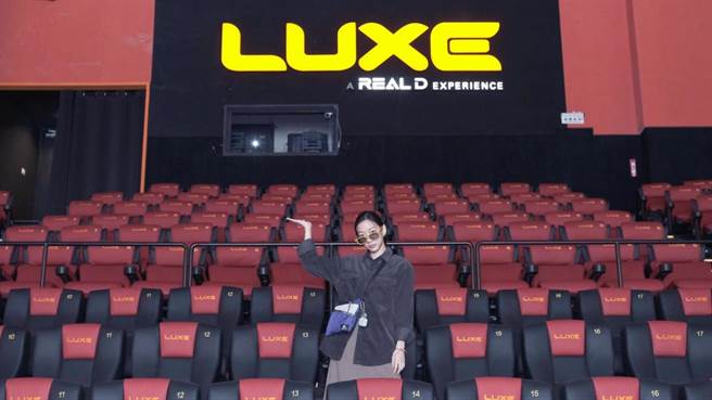 陳妤體驗完狂讚「第一次看3D電影這麼舒服」。（RealD提供）