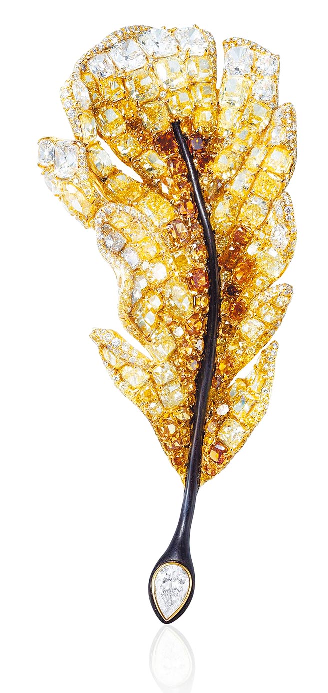 CINDY CHAO庆祝十五周年推出羽毛系列《羽毛》胸针。（CINDY CHAO提供）